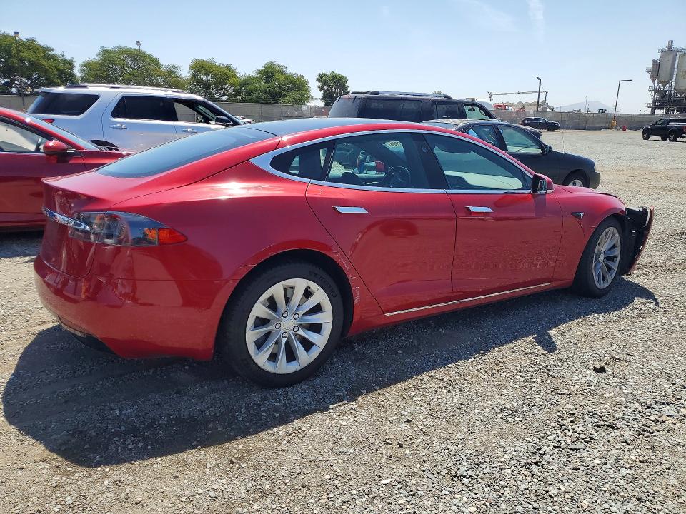 Продажа на аукционе авто 2018 Tesla Model S, vin: 5YJSA1E22JF281176, номер лота: 64141906