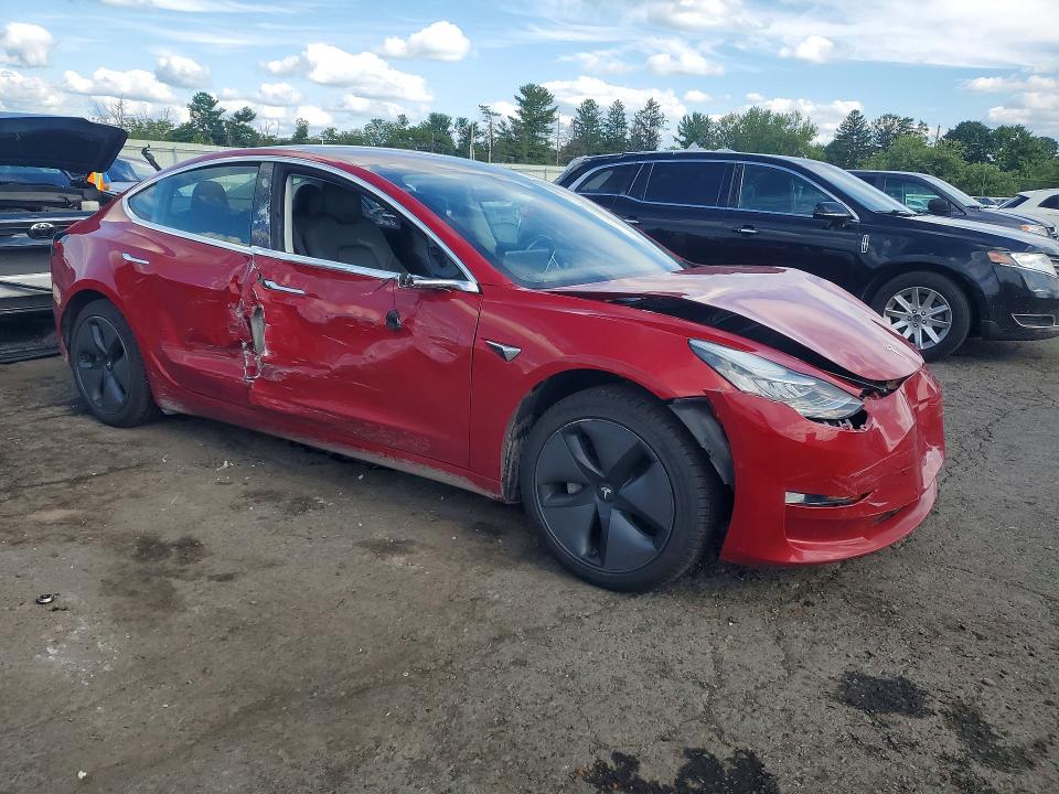 66190436 :رقم المزاد ، 5YJ3E1EAXJF027571 vin ، 2018 Tesla Model 3 مزاد بيع