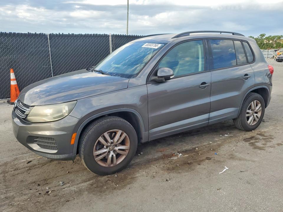2016 Volkswagen Tiguan მანქანა იყიდება აუქციონზე, vin: WVGAV7AX7GW559266, აუქციონის ნომერი: 66503766