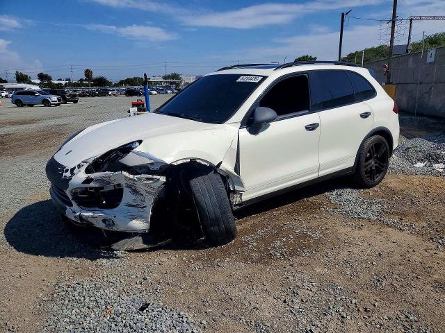 65347686 :رقم المزاد ، WP1AB2A22BLA52708 vin ، 2011 Porsche Cayenne مزاد بيع
