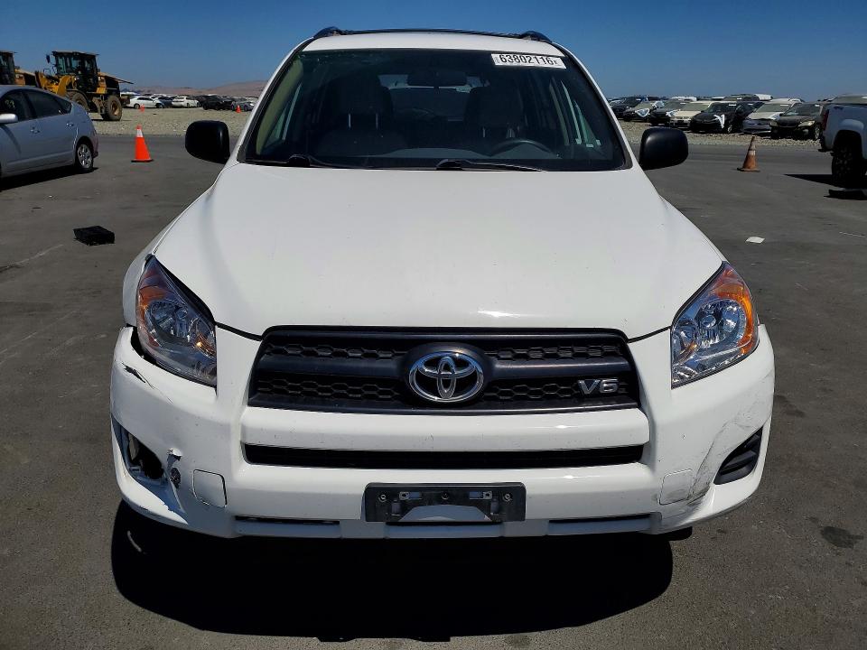 63802116 :رقم المزاد ، 2T3BK4DV5BW060810 vin ، 2011 Toyota Rav4 مزاد بيع