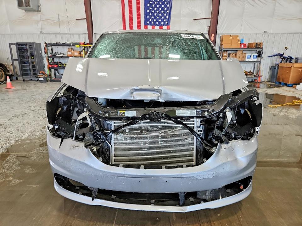 65816126 :رقم المزاد ، 2C4RDGEG4JR220565 vin ، 2018 Dodge Grand Caravan مزاد بيع