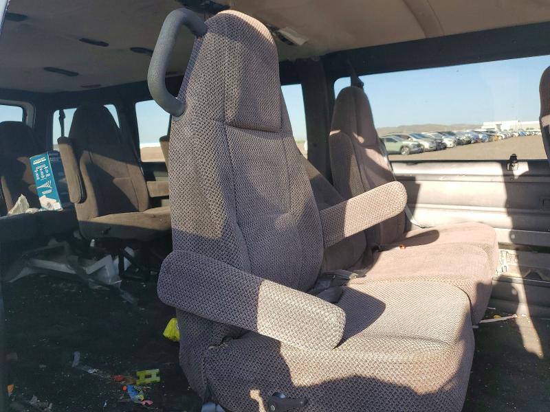 63410486 :رقم المزاد ، 2B6KB31Z52K117127 vin ، 2002 Dodge Ram Van مزاد بيع