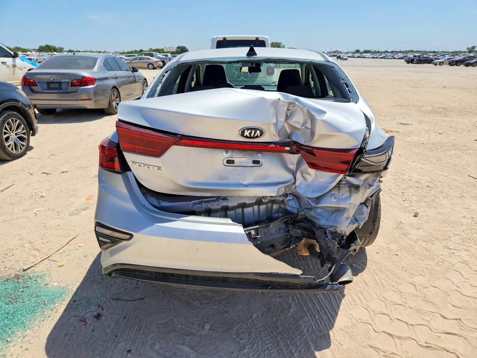 2019 Kia Forte მანქანა იყიდება აუქციონზე, vin: 3KPF24AD1KE136886, აუქციონის ნომერი: 65644926
