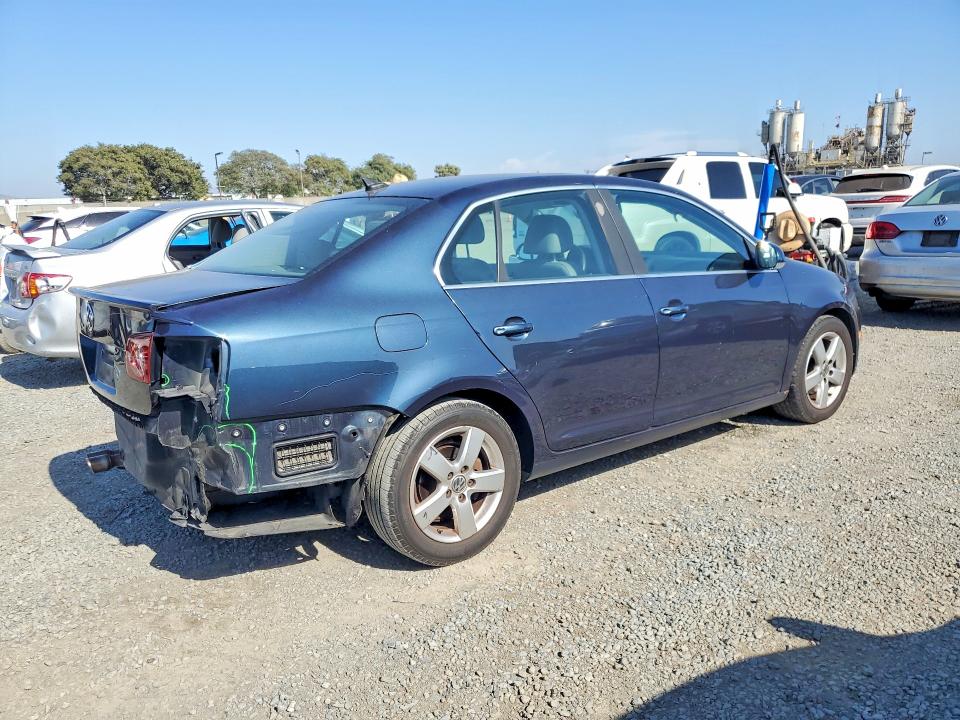 Продаж на аукціоні авто 2008 Volkswagen Jetta, vin: 3VWRZ71KX8M051971, номер лоту: 63730296