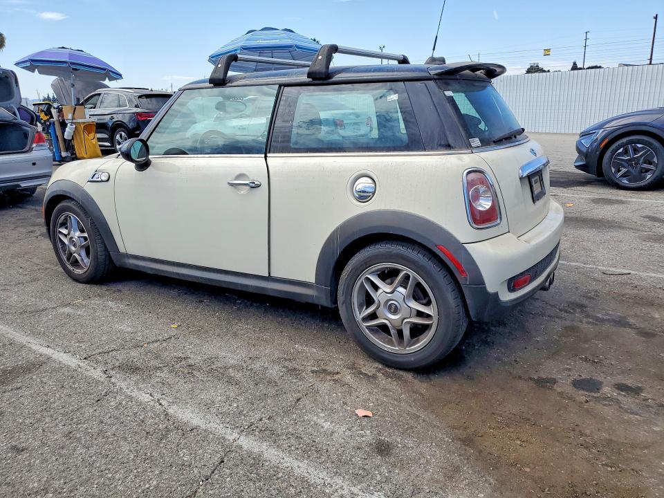 64305206 :رقم المزاد ، WMWMF7C56ATZ73994 vin ، 2010 Mini Cooper مزاد بيع