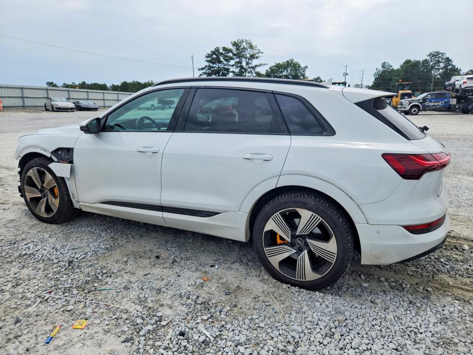 2022 Audi E-tron მანქანა იყიდება აუქციონზე, vin: WA1LAAGE8NB042262, აუქციონის ნომერი: 66478766