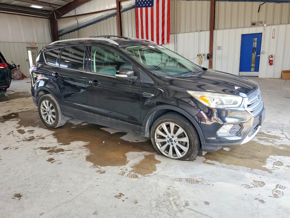 2017 Ford Escape მანქანა იყიდება აუქციონზე, vin: 1FMCU9J92HUE61705, აუქციონის ნომერი: 63694886