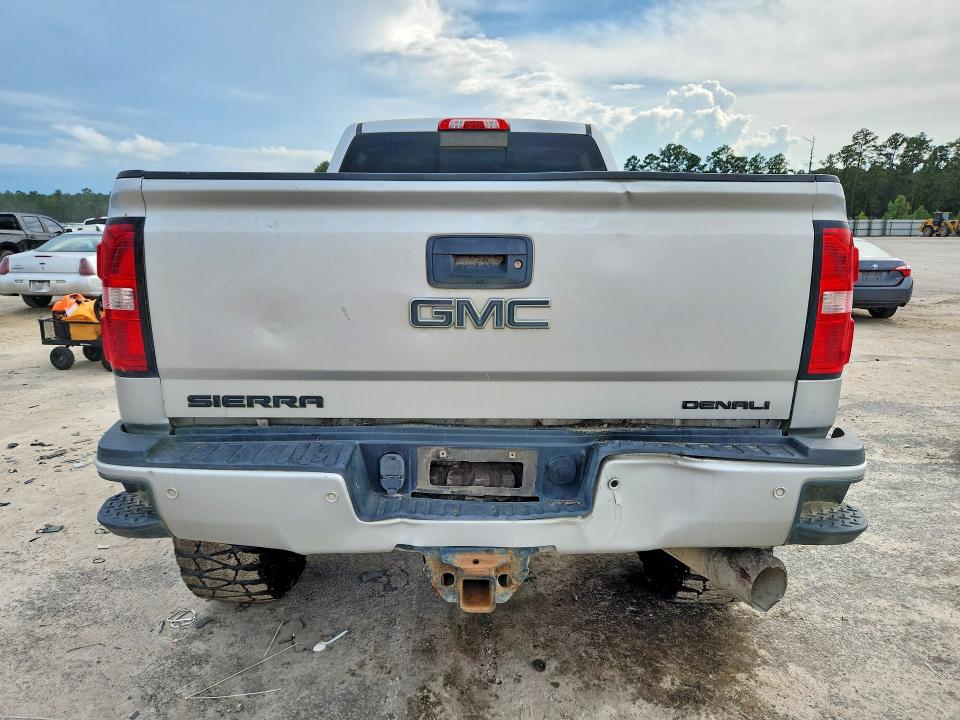 66257446 :رقم المزاد ، 1GT12UEY9JF117983 vin ، 2018 Gmc Sierra مزاد بيع