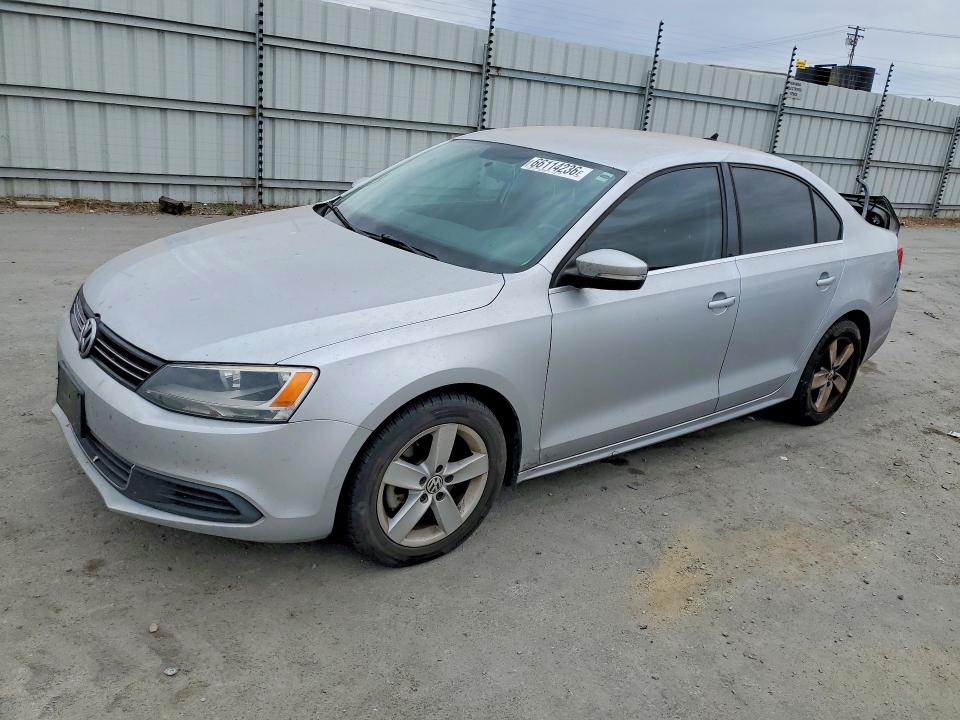 66114236 :رقم المزاد ، 3VWLL7AJ4EM294301 vin ، 2014 Volkswagen Jetta مزاد بيع