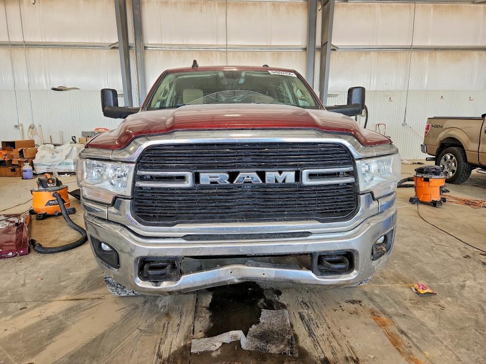 64892456 :رقم المزاد ، 3C6UR5DJXKG563084 vin ، 2019 Ram 2500 مزاد بيع
