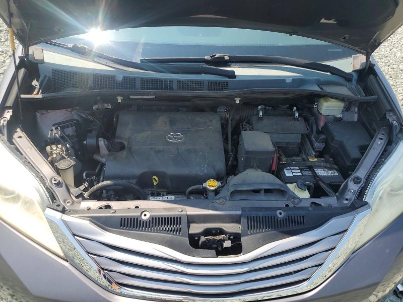 64832966 :رقم المزاد ، 5TDYK3DCXFS585243 vin ، 2015 Toyota Sienna مزاد بيع