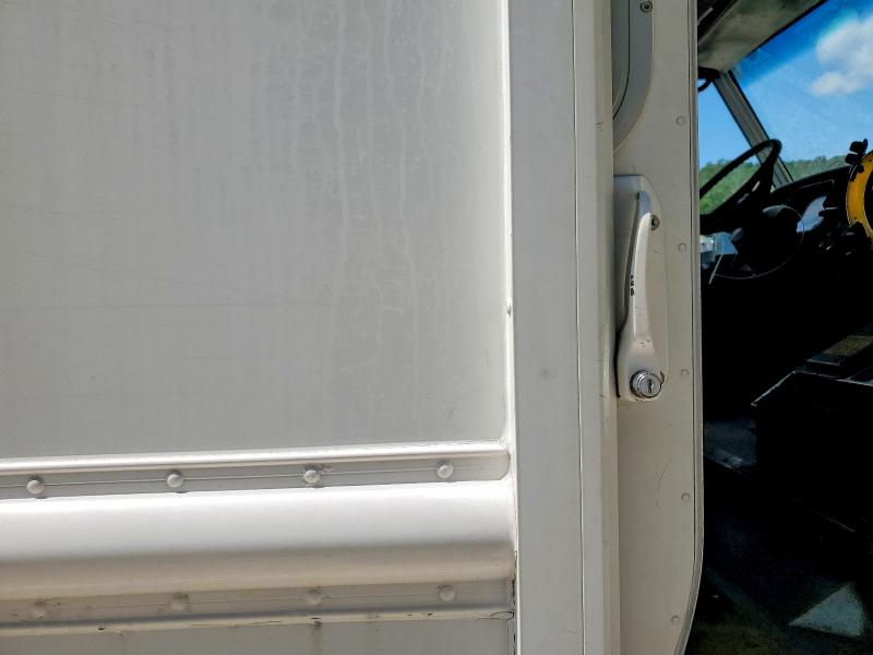 Продаж на аукціоні авто 2016 Freightliner Chassis, vin: 4UZAC2DV5GCHX0599, номер лоту: 73577566