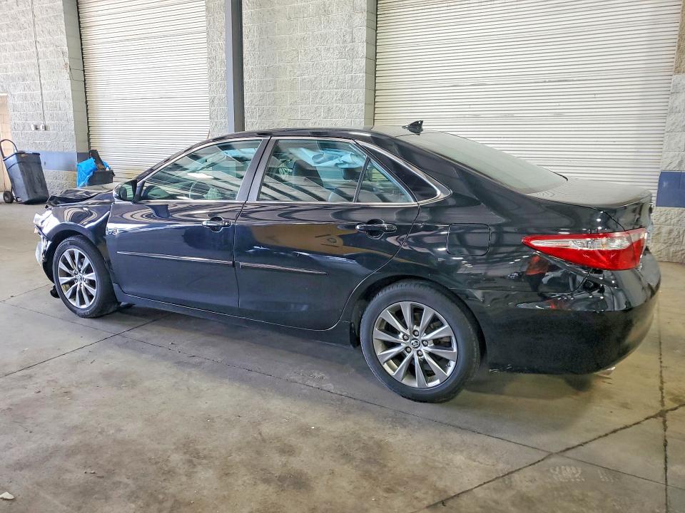 65459156 :رقم المزاد ، 4T1BK1FK4FU567438 vin ، 2015 Toyota Camry مزاد بيع