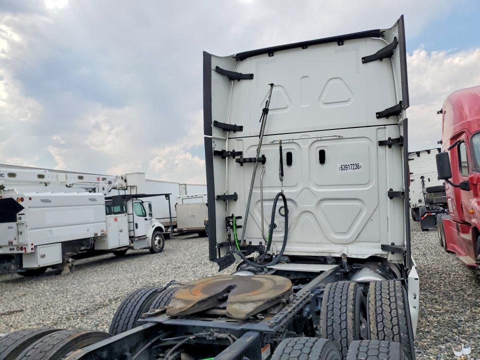 63917236 :رقم المزاد ، 3AKJHHDR1MSMA6399 vin ، 2021 Freightliner Cascadia 126 مزاد بيع
