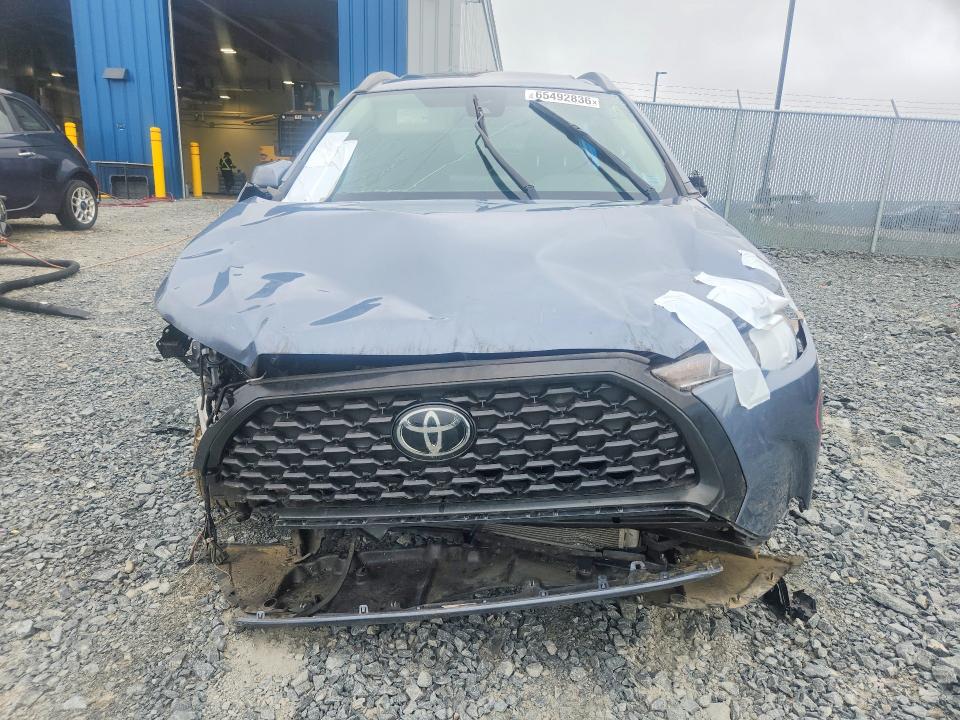 65492836 :رقم المزاد ، 7MUBAABGXNV033359 vin ، 2022 Toyota Corolla Cross مزاد بيع