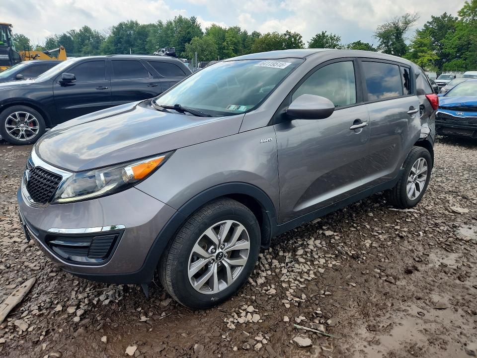 Auction sale of the 2016 Kia Sportage, vin: KNDPBCACXG7858693, lot number: 64119516