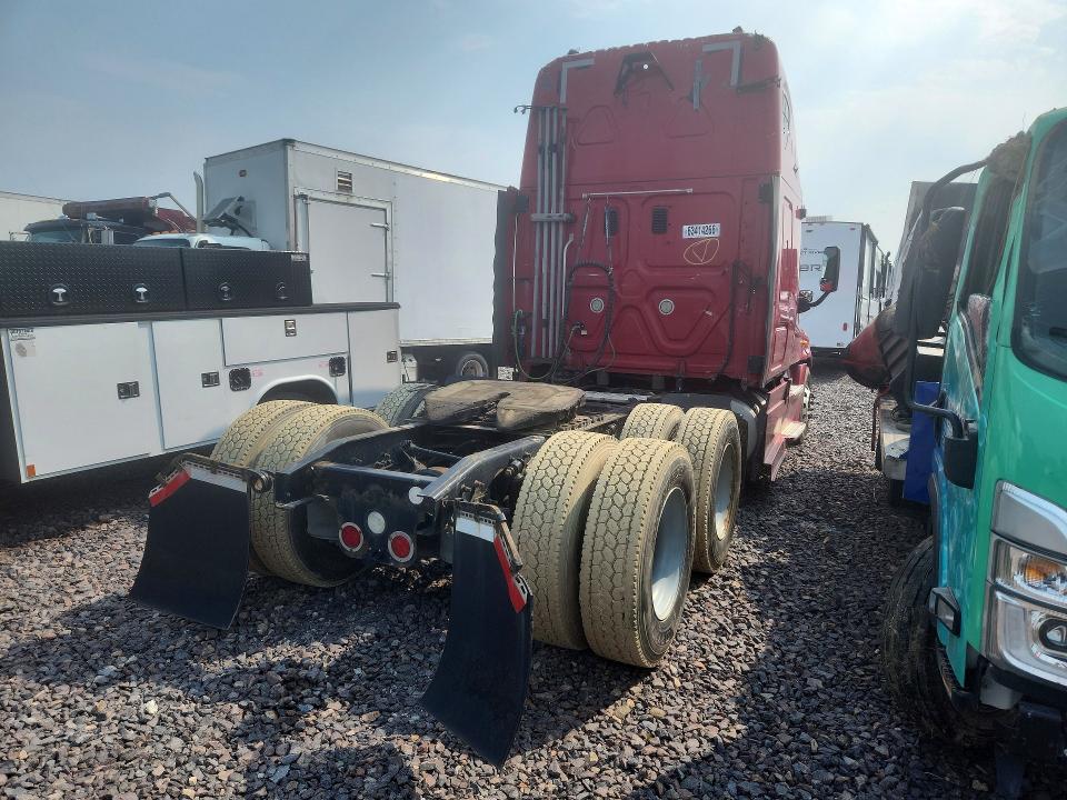 2013 Freightliner Cascadia 125 მანქანა იყიდება აუქციონზე, vin: 3AKJGLBG3DSFD5173, აუქციონის ნომერი: 63414266