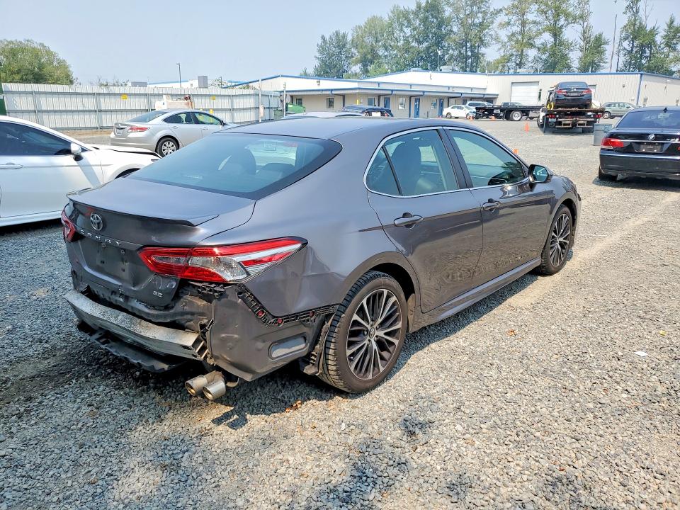 Продажа на аукционе авто 2018 Toyota Camry, vin: 4T1B11HK5JU604344, номер лота: 64093246