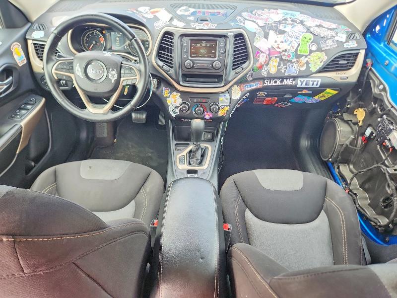 64559786 :رقم المزاد ، 1C4PJLCB0JD590267 vin ، 2018 Jeep Cherokee مزاد بيع