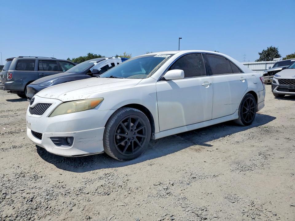 64340126 :رقم المزاد ، 4T1BF3EKXAU573884 vin ، 2010 Toyota Camry مزاد بيع