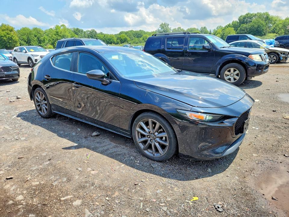 63918496 :رقم المزاد ، JM1BPBKL7M1313392 vin ، 2021 Mazda 3 مزاد بيع