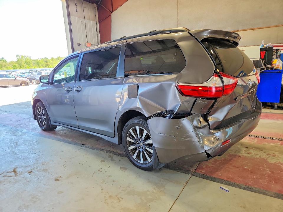 2018 Toyota Sienna მანქანა იყიდება აუქციონზე, vin: 5TDJZ3DC0JS194950, აუქციონის ნომერი: 63533746