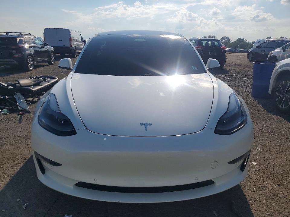 2022 Tesla Model 3 მანქანა იყიდება აუქციონზე, vin: 5YJ3E1EA9NF238704, აუქციონის ნომერი: 64091066