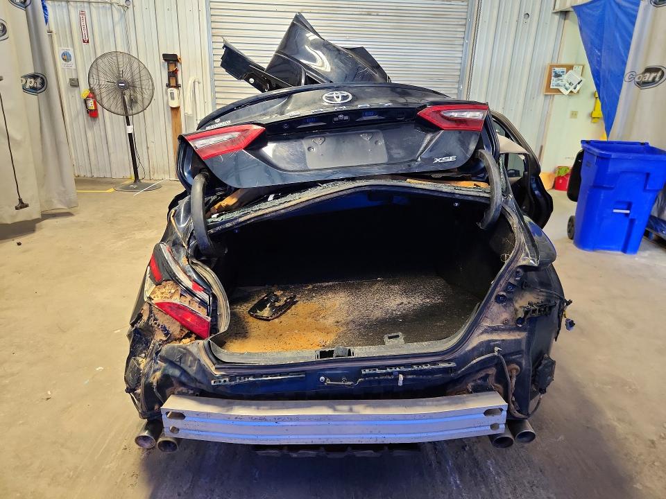 Продаж на аукціоні авто 2021 Toyota Camry, vin: 4T1K61AK5MU531184, номер лоту: 64104686