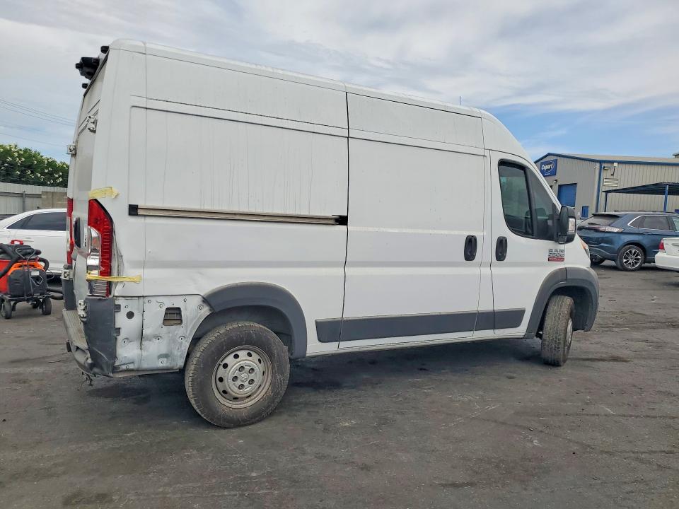 65792956 :رقم المزاد ، 3C6TRVCG5FE518928 vin ، 2015 Ram Promaster 2500 مزاد بيع