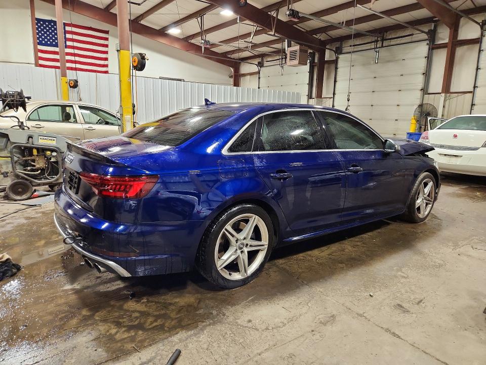 64117676 :رقم المزاد ، WAUC4AF4XJA230140 vin ، 2018 Audi S4 مزاد بيع