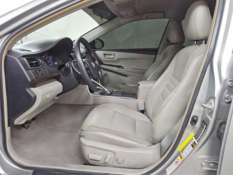 60646336 :رقم المزاد ، 4T1BF1FK1FU004576 vin ، 2015 Toyota Camry مزاد بيع