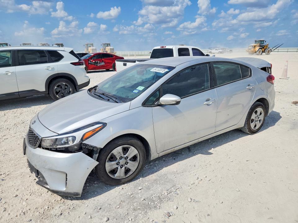 64133376 :رقم المزاد ، 3KPFK4A76HE072184 vin ، 2017 Kia Forte مزاد بيع