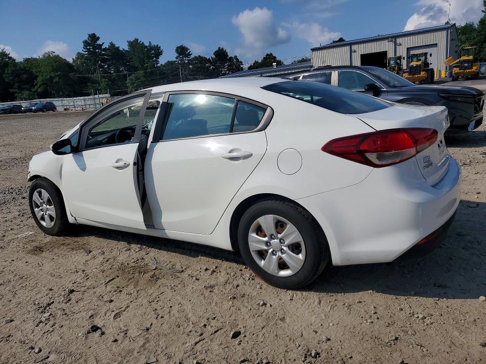66700776 :رقم المزاد ، 3KPFK4A77HE092492 vin ، 2017 Kia Forte مزاد بيع