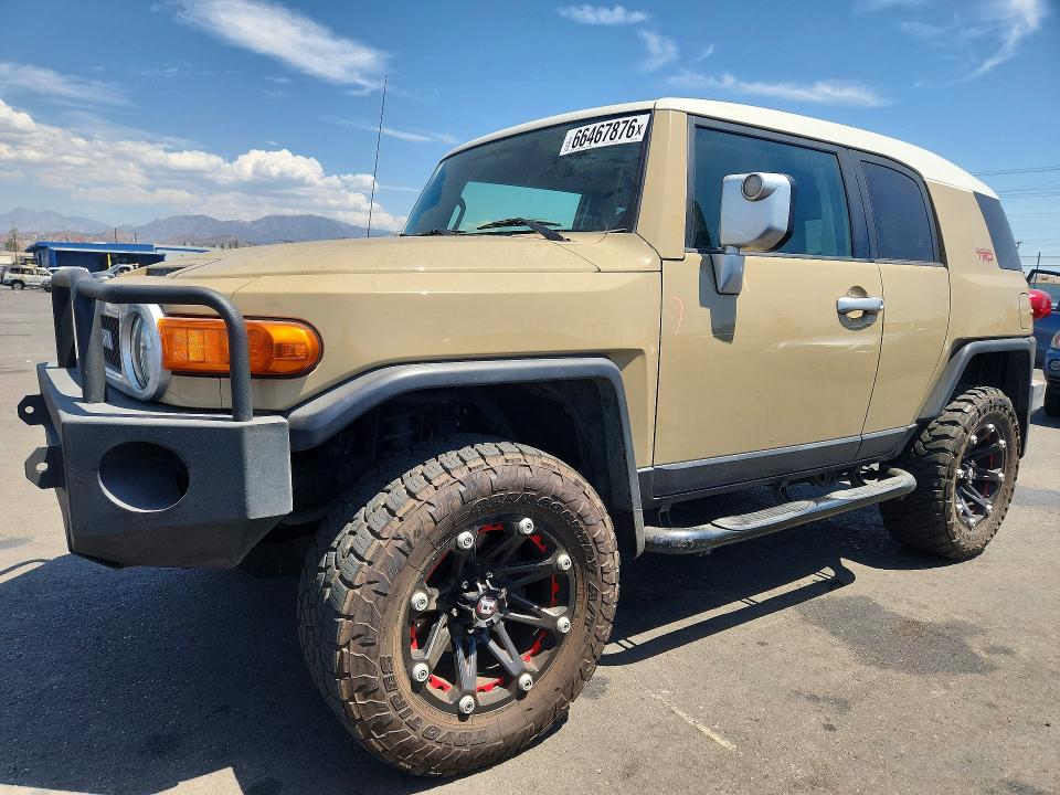 2011 Toyota Fj Cruiser მანქანა იყიდება აუქციონზე, vin: JTEZU4BF5BK011292, აუქციონის ნომერი: 66467876
