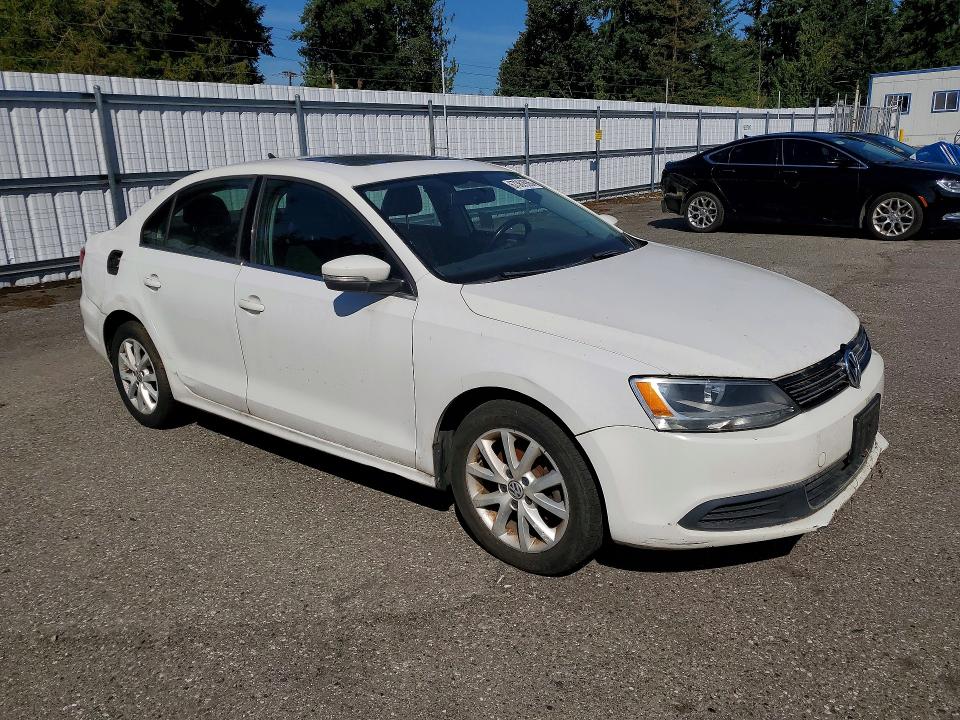 67362926 :رقم المزاد ، 3VWDP7AJ0DM428714 vin ، 2013 Volkswagen Jetta مزاد بيع