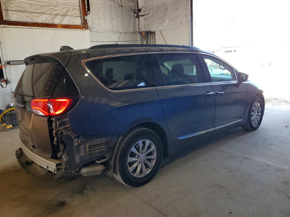 66017656 :رقم المزاد ، 2C4RC1BG3HR569876 vin ، 2017 Chrysler Pacifica مزاد بيع