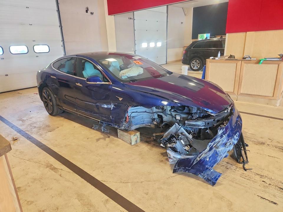 2018 Tesla Model S მანქანა იყიდება აუქციონზე, vin: 5YJSA1E28JF239823, აუქციონის ნომერი: 66271816