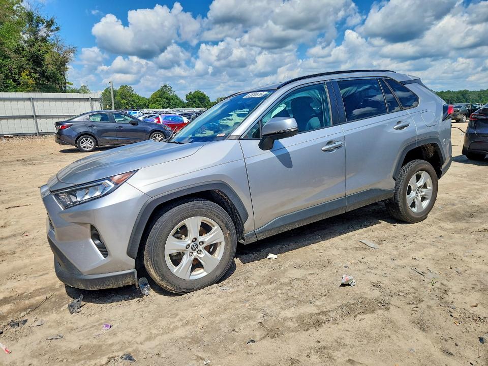Продажа на аукционе авто 2021 Toyota Rav4, vin: 2T3W1RFV3MC086440, номер лота: 63830616