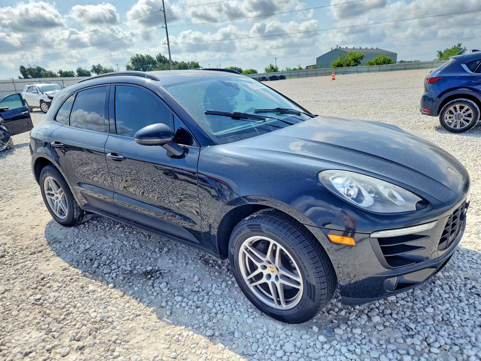 63745326 :رقم المزاد ، WP1AA2A5XHLB00591 vin ، 2017 Porsche Macan مزاد بيع