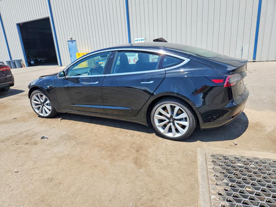 65564356 :رقم المزاد ، 5YJ3E1EB7JF120900 vin ، 2018 Tesla Model 3 مزاد بيع