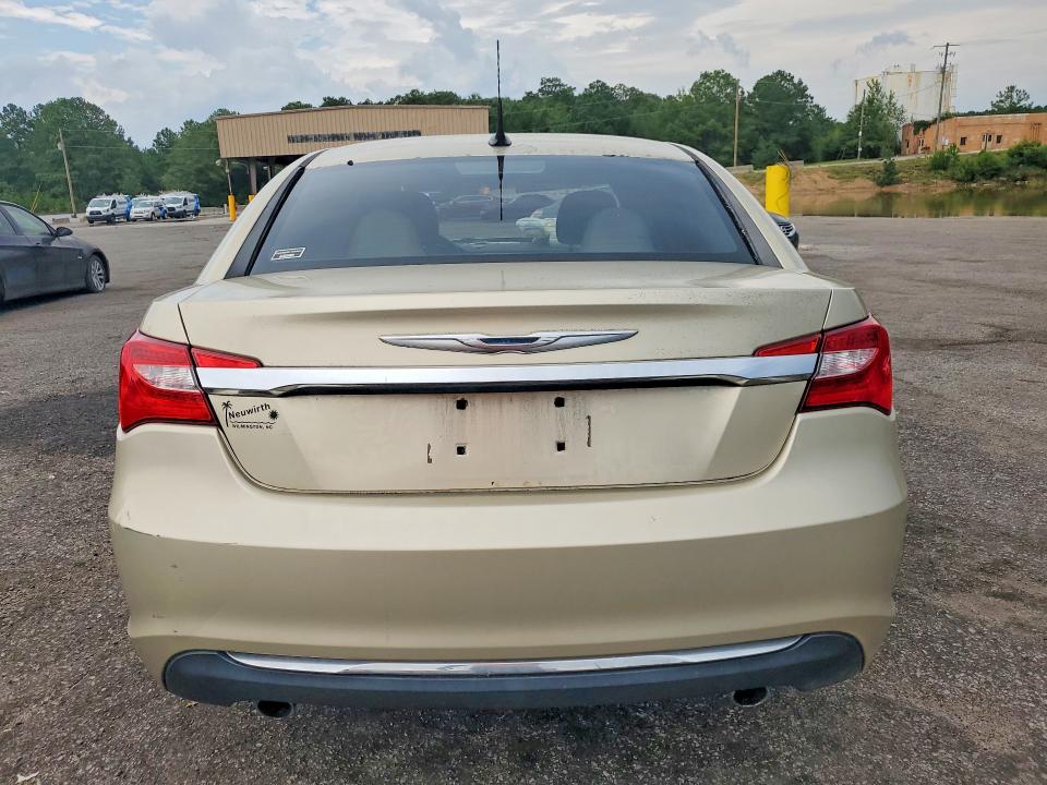 2011 Chrysler 200 მანქანა იყიდება აუქციონზე, vin: 1C3BC1FG1BN519806, აუქციონის ნომერი: 63694576