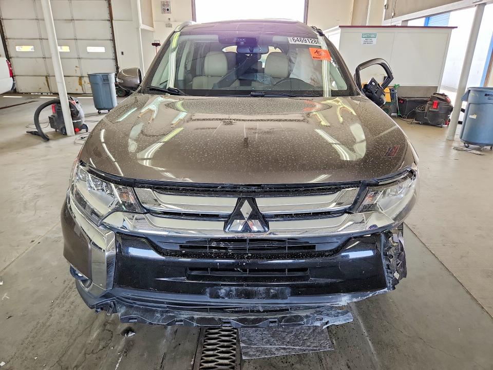 2018 Mitsubishi Outlander მანქანა იყიდება აუქციონზე, vin: JA4AZ3A32JZ053911, აუქციონის ნომერი: 64691286