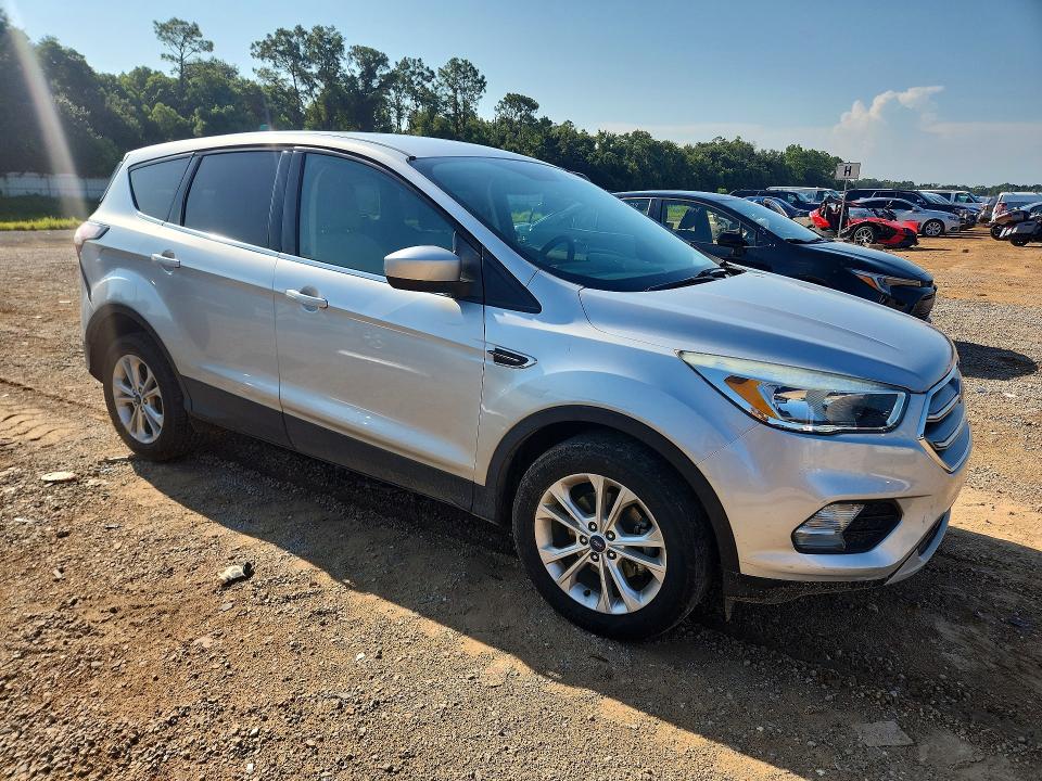 2017 Ford Escape მანქანა იყიდება აუქციონზე, vin: 1FMCU0GD9HUB49159, აუქციონის ნომერი: 65866986