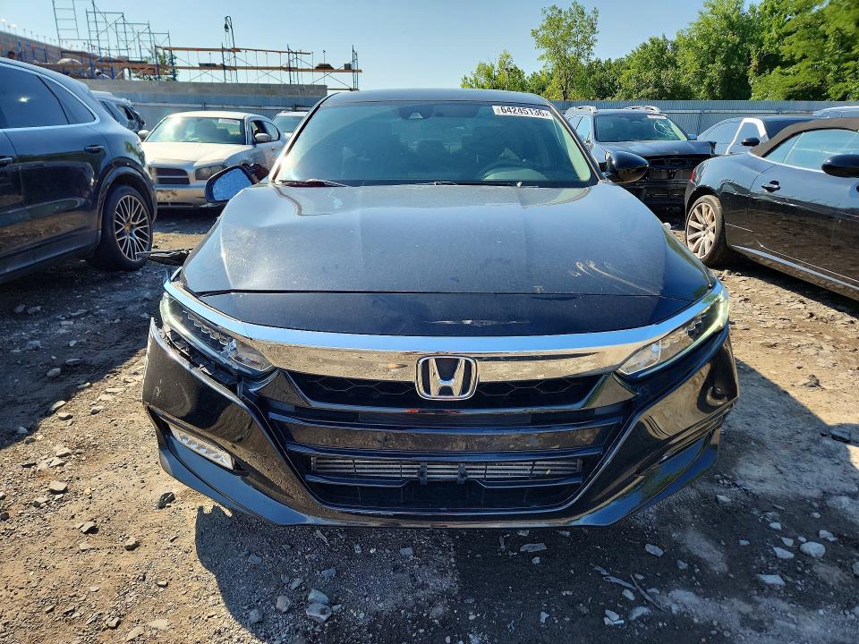 Продажа на аукционе авто 2018 Honda Accord, vin: 1HGCV1F46JA106710, номер лота: 64245136