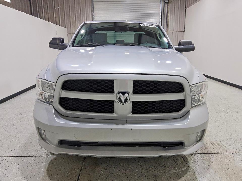 60952526 :رقم المزاد ، 1C6RR7FT6FS600940 vin ، 2015 Ram 1500 مزاد بيع