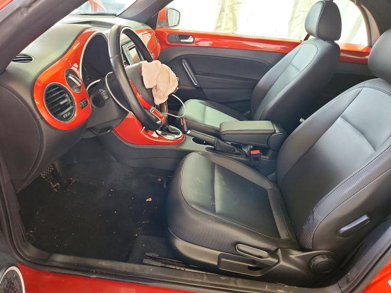 63733106 :رقم المزاد ، 3VW5DAAT5KM501830 vin ، 2019 Volkswagen Beetle مزاد بيع