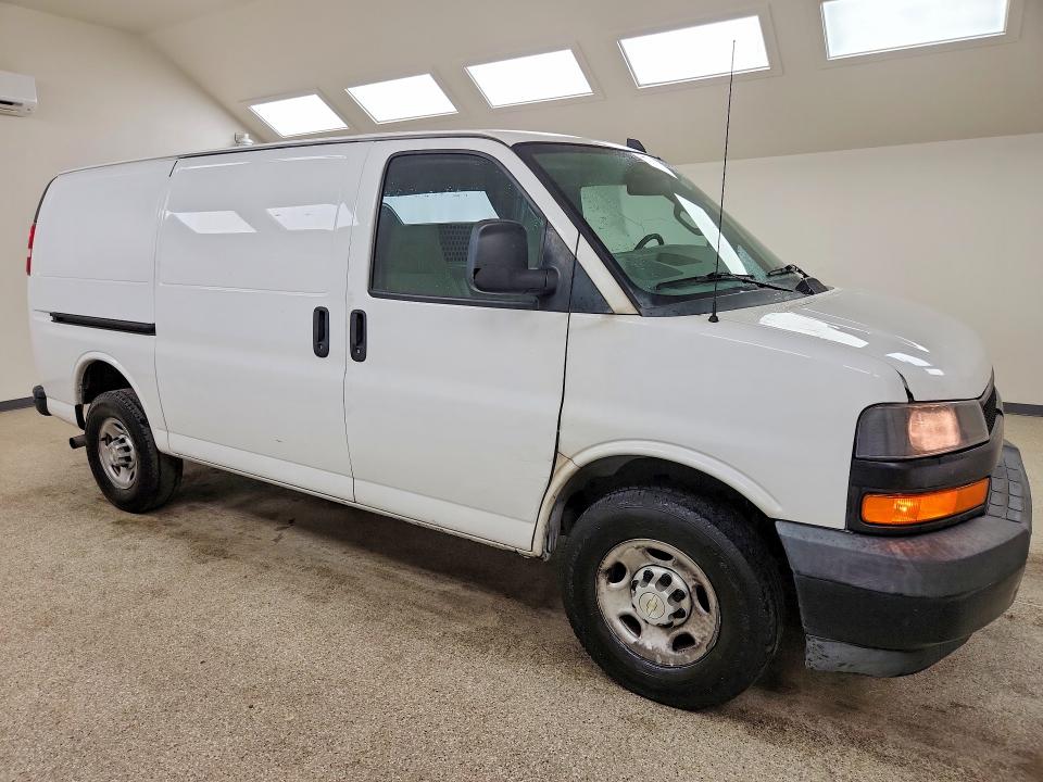 67154876 :رقم المزاد ، 1GCWGAFP1L1185867 vin ، 2020 Chevrolet Express G2500 مزاد بيع