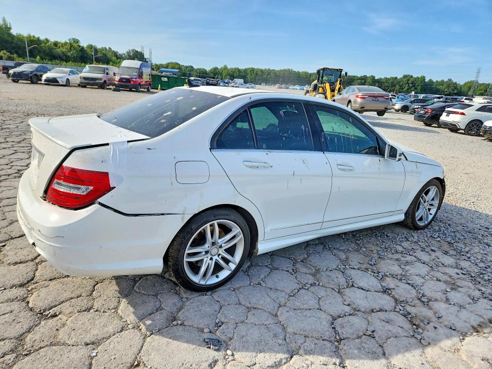64319036 :رقم المزاد ، WDDGF4HB6EA941079 vin ، 2014 Mercedes-benz C مزاد بيع