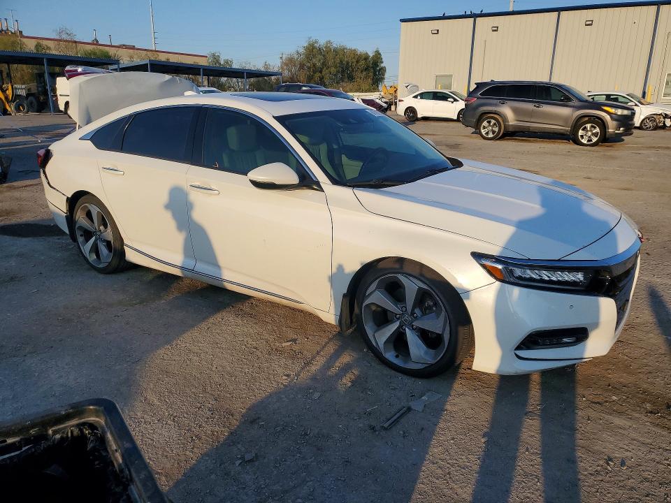 Aukcja sprzedaży 2018 Honda Accord, vin: 1HGCV2F9XJA053074, numer aukcji: 61791696